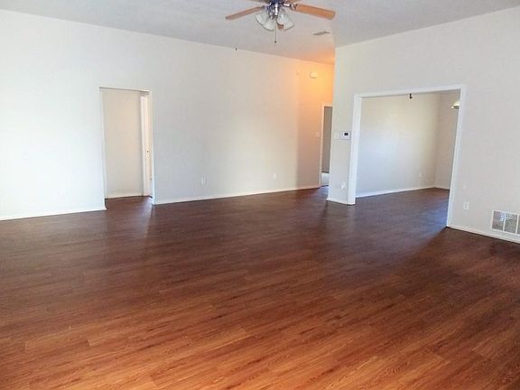 3rd image of 7421 Upland Bend Dr