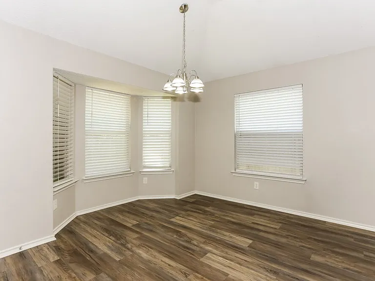 1512 Fern Dr — Photo 6