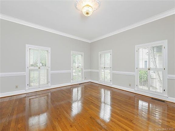 4th image of 5529 Sunstar Ct