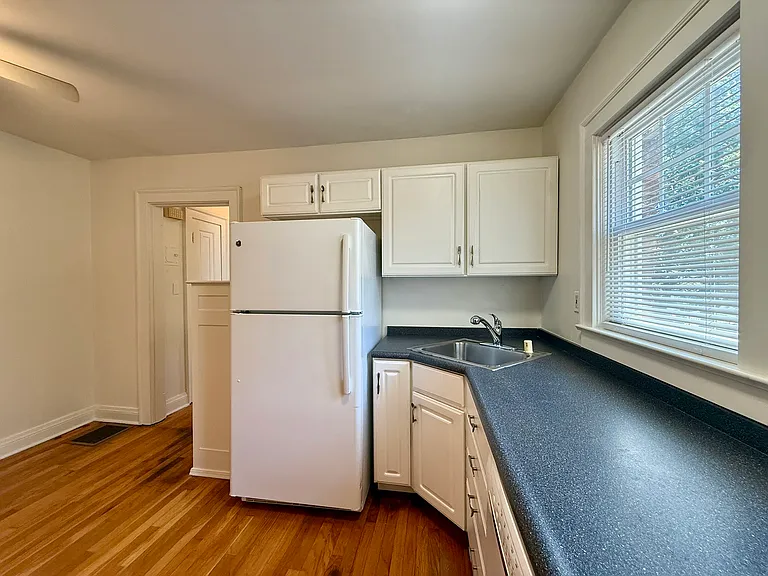 1104 Ellison Ave — Photo 12