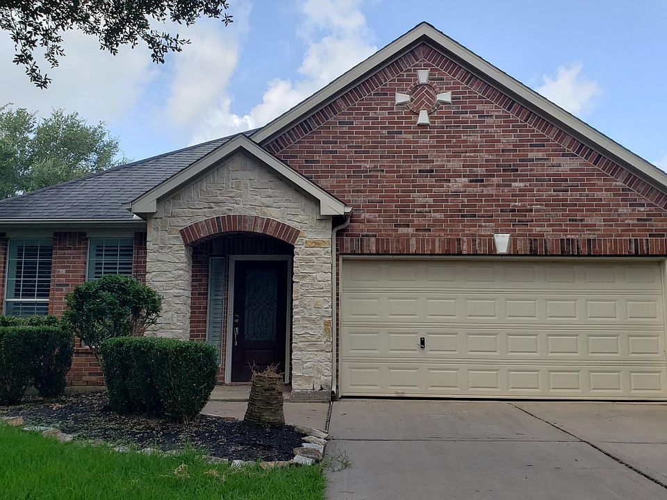 1st image of 203 Autumn Creek Ln