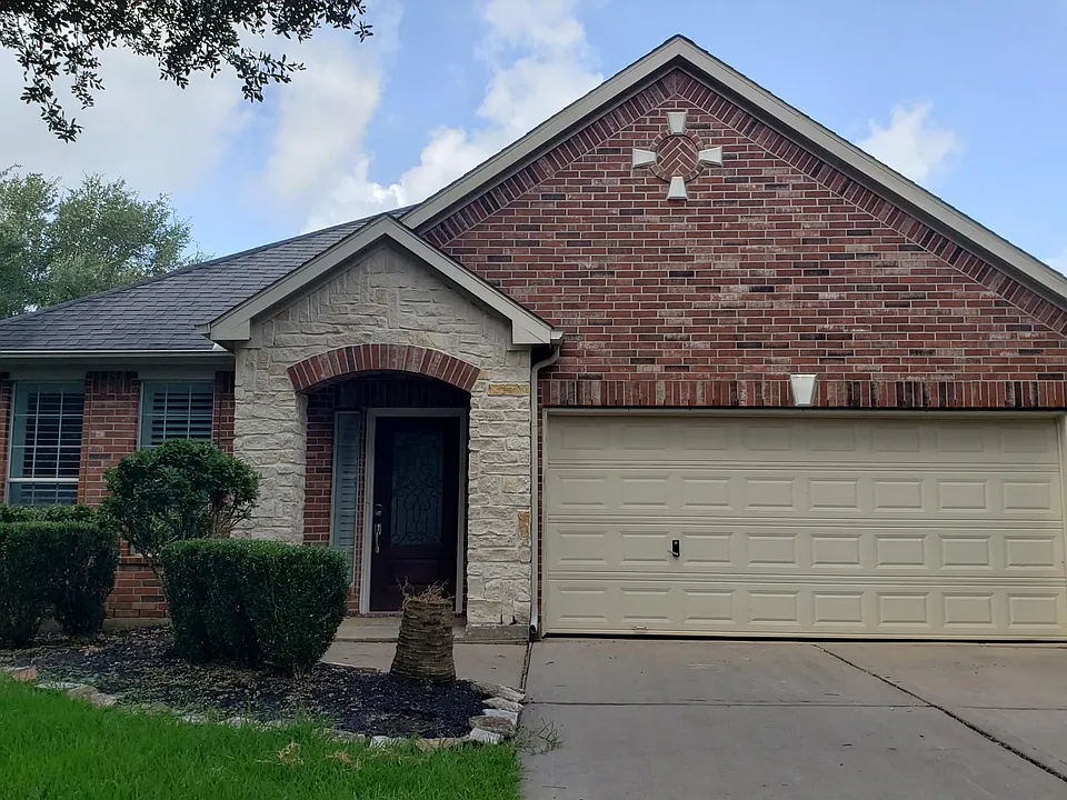 203 Autumn Creek Ln