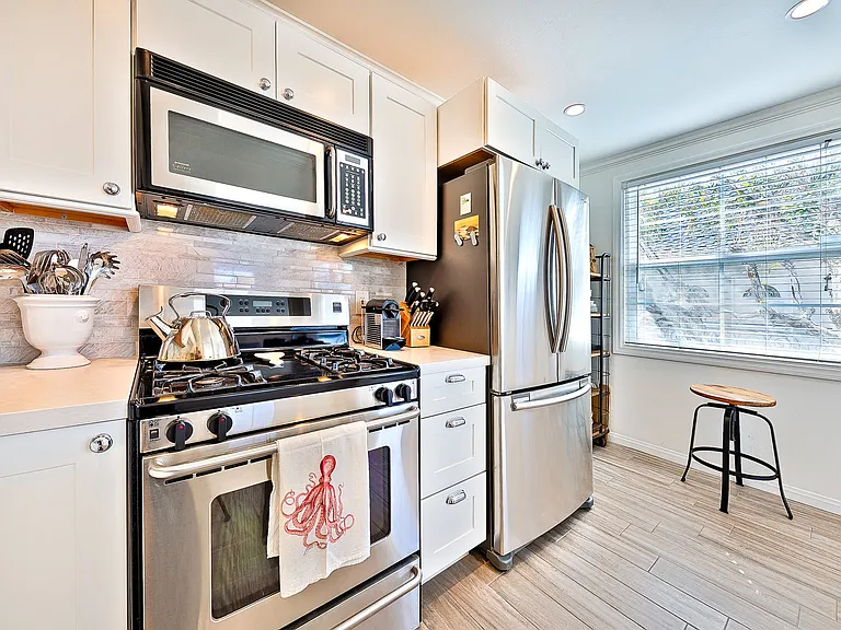 215 Bonair St #7 — Photo 10