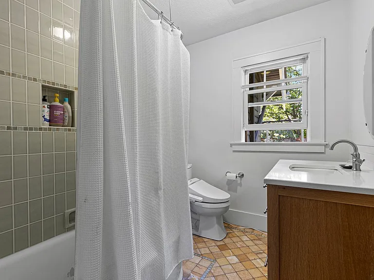 2836 NE Bryce St — Photo 13