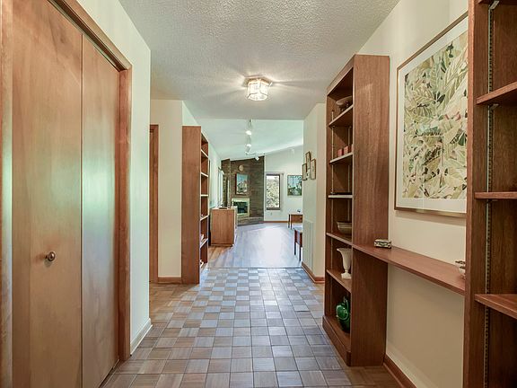 4th image of 1219 River Bend Dr