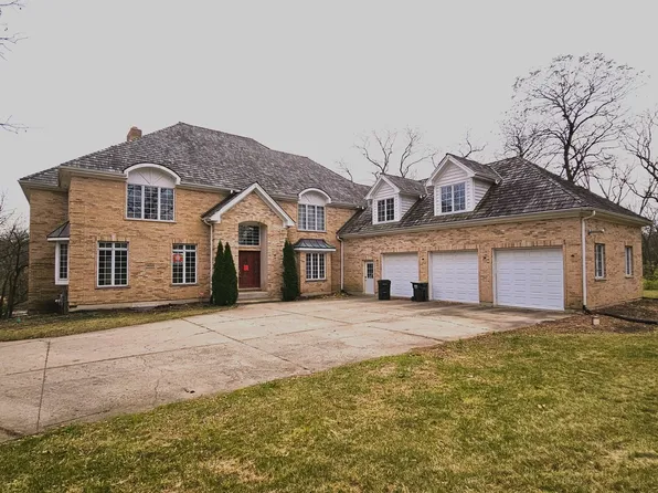 26005 N Middleton Pkwy, Mundelein, IL 60060