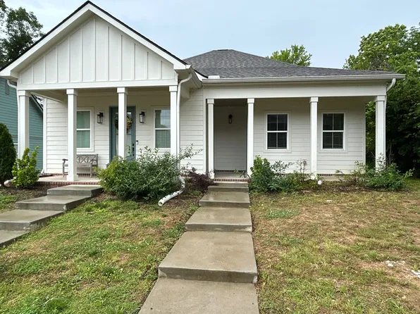 138 McCowat St #B, Jackson, TN 38301