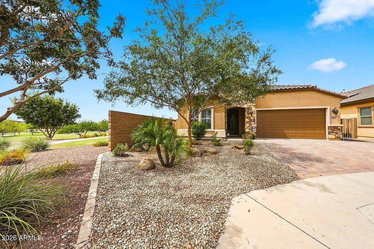 4 bed, 3.0 bath, 2387 sqft, $2,900 — Photo 2