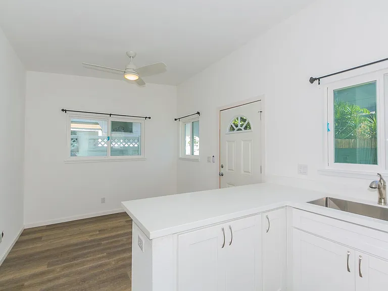 3052 Hinano St — Photo 6