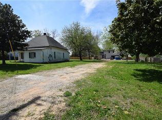 D Crest Loop, Bentonville, AR 72712