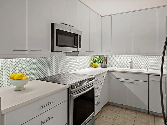 5th image of 7811 Eads Ave Unit 411