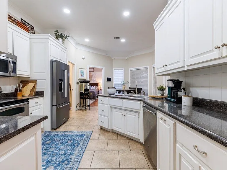 4004 Grey Oak Dr — Photo 5