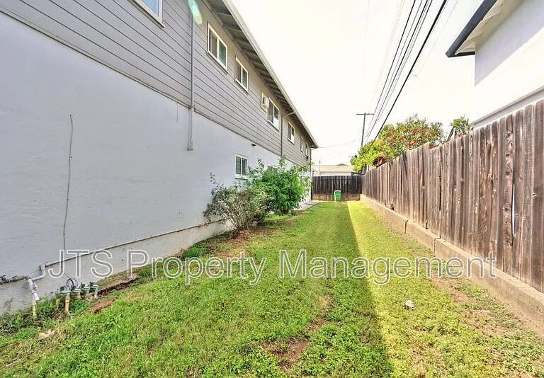 4439 V St #1 — Photo 60