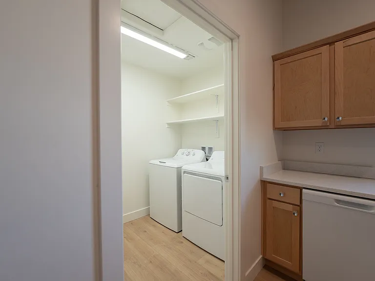 541 W Mesquite Blvd — Photo 13