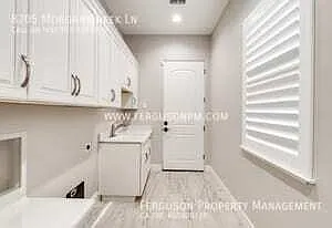 8705 Morgan Creek Ln — Photo 36