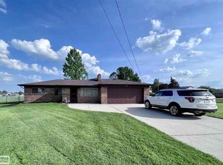 38056 Circle Dr, Harrison Township, MI