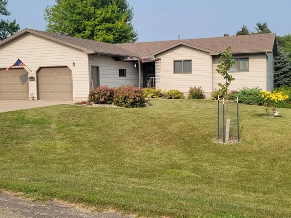 1011 Pebble Beach Dr, Clark, SD 57225