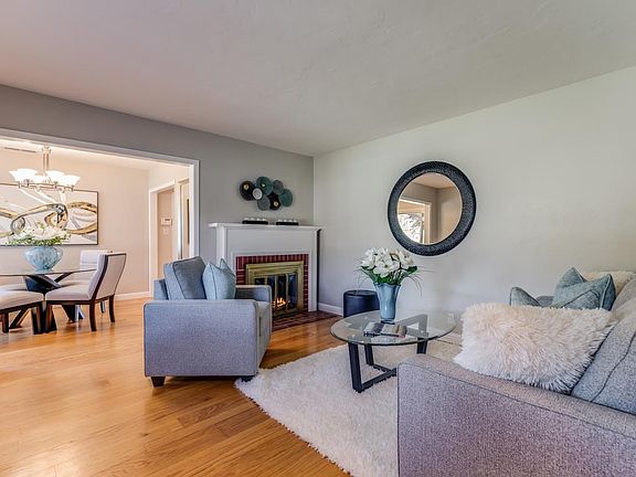 5th image of 1144 Normandy Dr