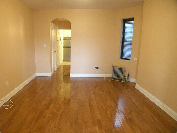 5th image of 712 9th Ave APT 5B