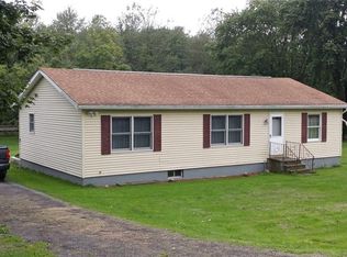 91 Bloom Rd, Newark, NY 14513