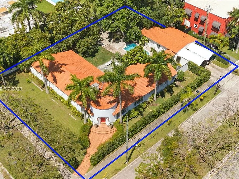 2300 S Miami Ave — Photo 39