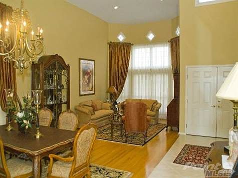 4th image of 82 Sagamore Dr