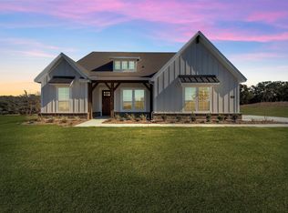 136 Oak Grove Way, Springtown, TX 76082