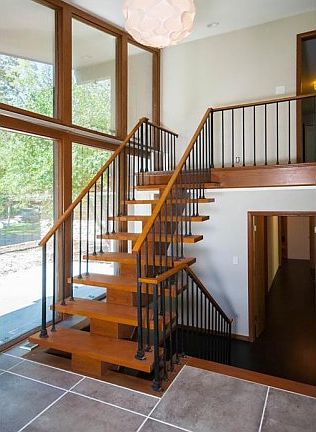 2nd image of 6431 Creekside Ln