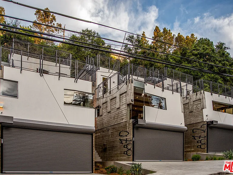 8870 Wonderland Ave — Photo 2
