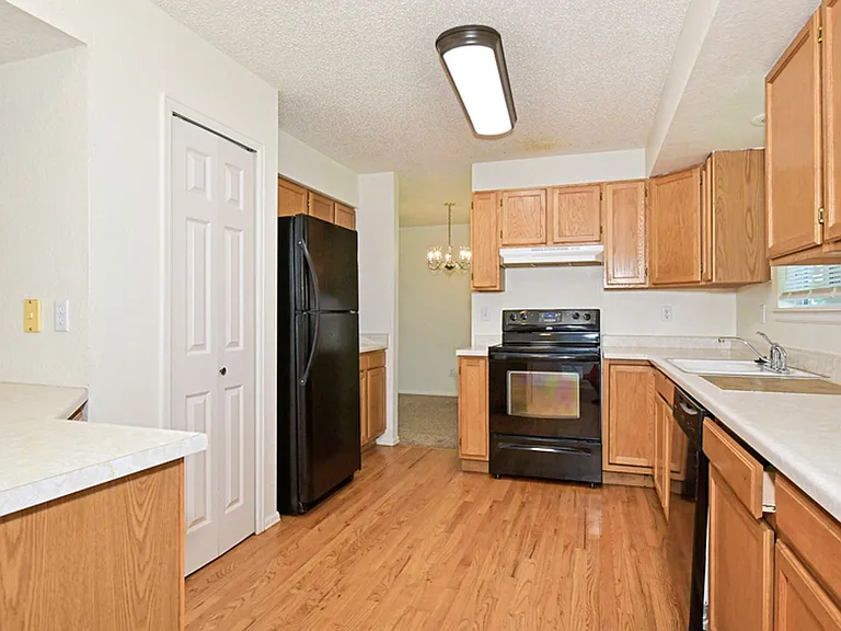 8380 Wilmington Dr — Photo 11