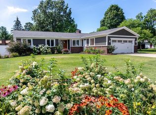 4660 Hall St SE, Kentwood, MI 49546