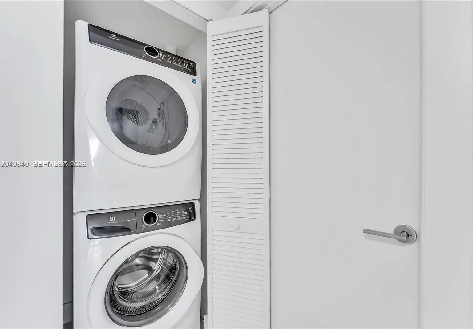 Parque Towers Condo — Photo 4