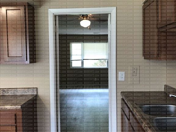 5th image of 440 McCreary Ct