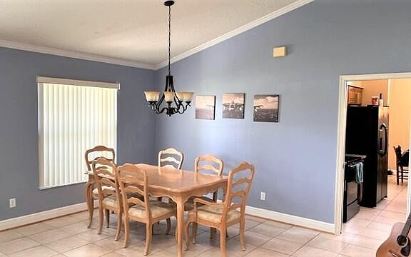 4th image of 1572 Primrose Ln
