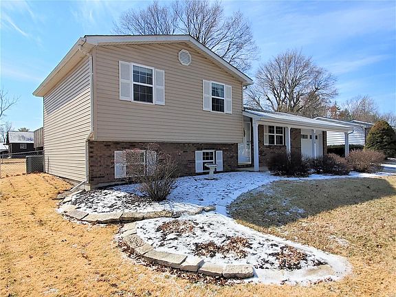 2nd image of 2536 Stratford Ln