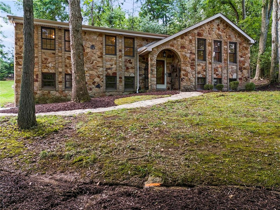 1st image of 204 Fineview Dr
