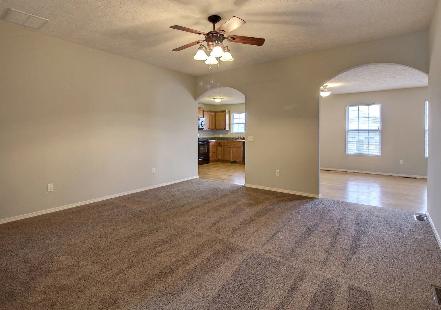 4 Bedroom — Photo 3