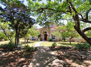 403 Canyon Bluffs Dr, Boerne, TX 78006