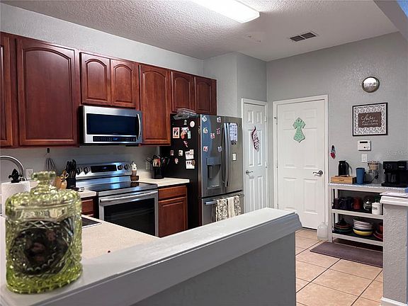 3rd image of 1121 LOYOLA COURT