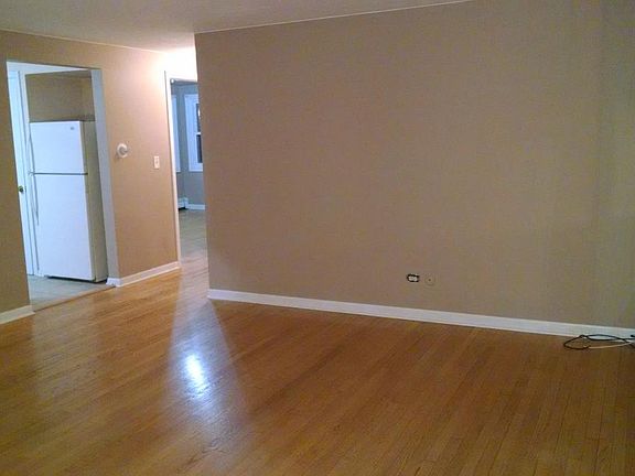 4th image of 5204 N Oakview Avenue # Second Floor