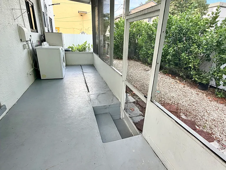 1931 SW 17th Ct — Photo 22