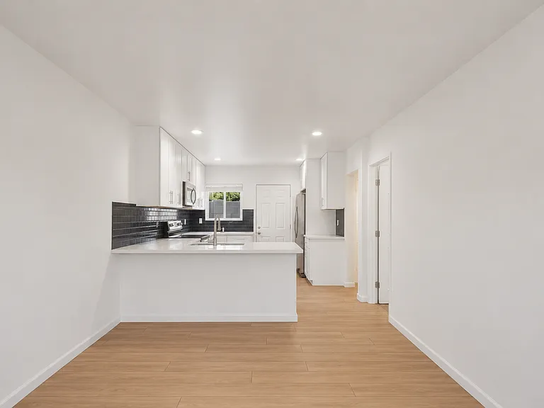 1005 E Mariposa St #R — Photo 7