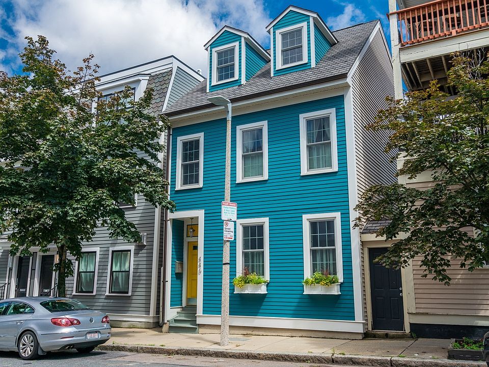 1st image of 446 E 2nd St