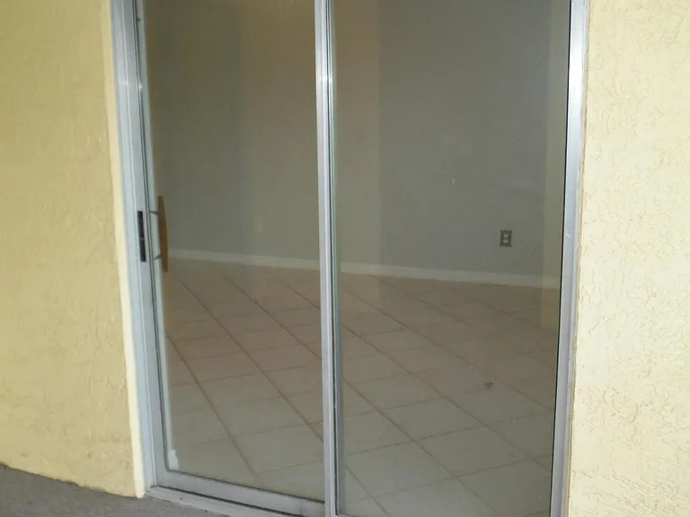 3035 Sir Hamilton Cir — Photo 21