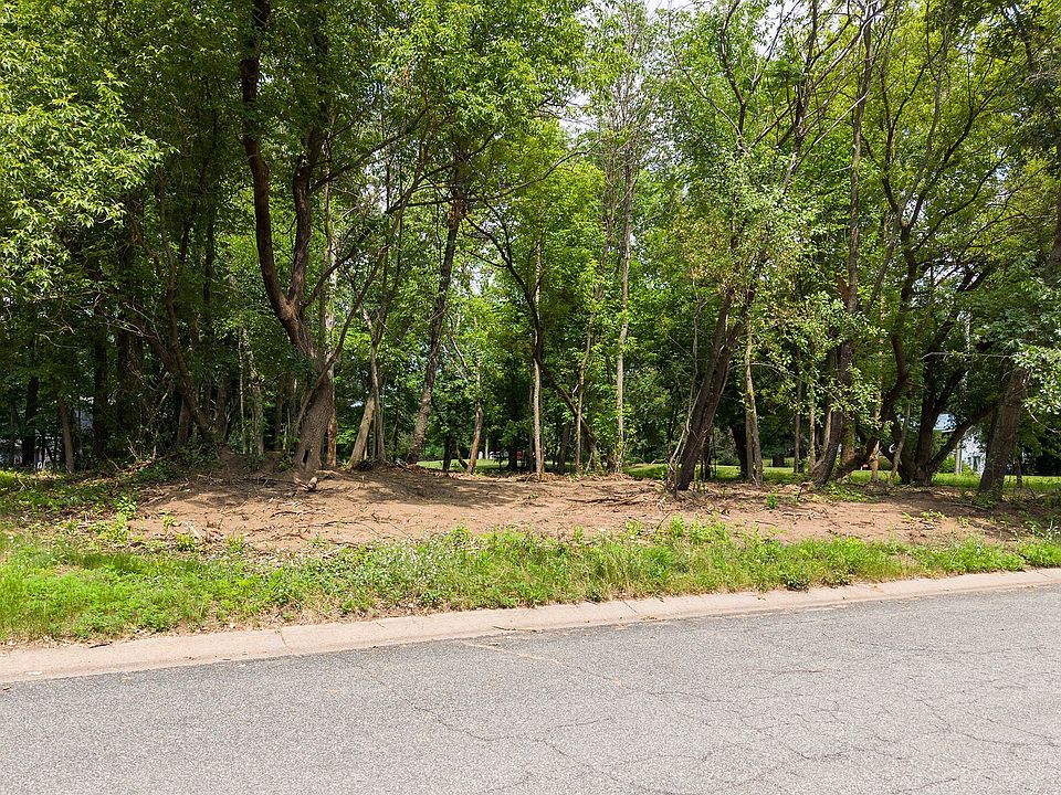 1st image of 903 SW Wagner Road