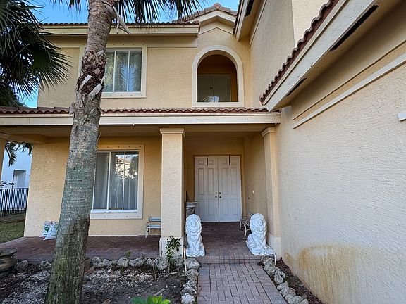 2nd image of 158 Bella Vista Way