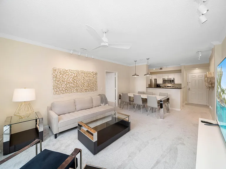 720 S Sapodilla Ave #301 — Photo 2