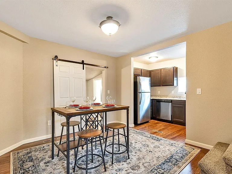 1543 Havana St — Photo 4
