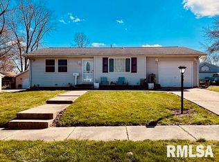 306 Hamilton Rd, Marquette Heights, IL 61554