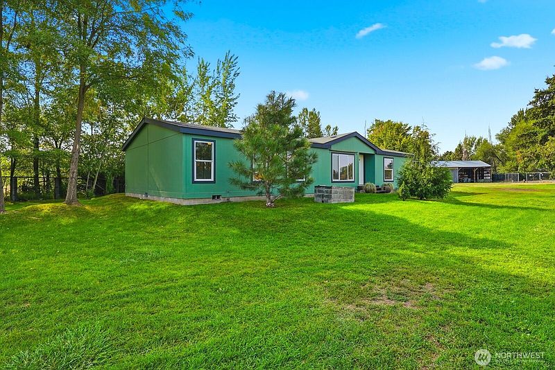 4th image of 2902 S 90th Avenue